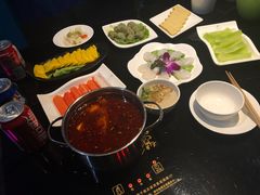 -唯爱KTV聚会餐厅(仙林东城汇店)