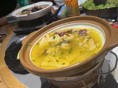 -头上红煨盐鸡·非遗院子餐厅