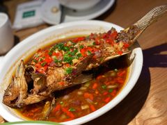 香煎鲫鱼-费大厨辣椒炒肉(万家丽一店)