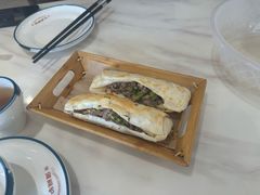 经典款驴肉火烧-培万河间驴火•驴肉火锅(东平店)