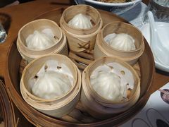 鸡汁鲜肉小笼汤包-南小馆(迪士尼小镇店)