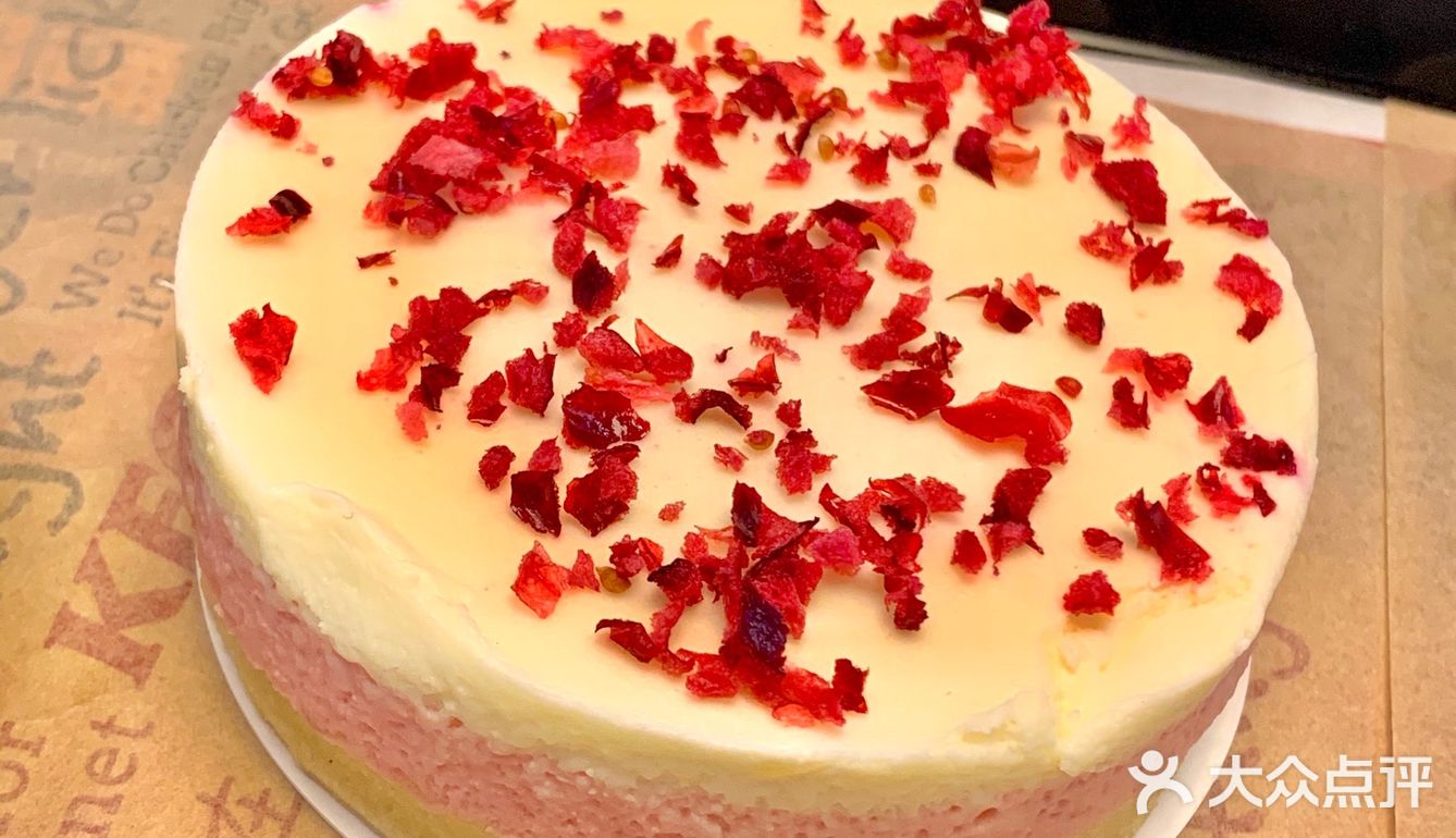 KFC圣诞限定新品|慕斯流心小蛋糕🍰