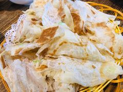 葱花甩饼-大闫家烧烤·小海鲜家常菜(郑庄店)
