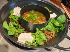-苗阿哥酸汤牛肉火锅(体育场店)