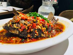 香酥大鲫鱼-费大厨辣椒炒肉(通州万达店)
