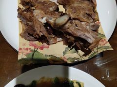 -东口码头·烧鸽子·鱼头泡饼·地方菜(金鹰悦城店)