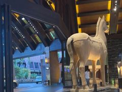 -三亚湾海居铂尔曼度假酒店