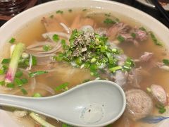 -大头虾越式风味餐厅(光明广场店)