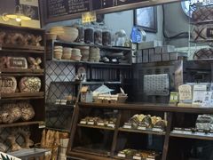 面包甜点陈列柜-Juicy Bakery(大学路店)