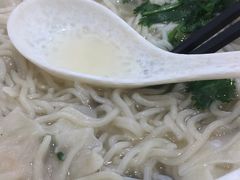 -海鲨湾海鲜会馆(百家湖1912店)