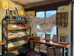 -邊城書店