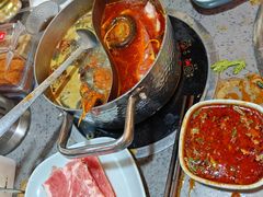 -金滏山·烤肉海鲜火锅自助(襄阳万达店)