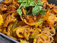 招牌悦蓉牛蛙干锅-精悦蓉(松江万达广场店)