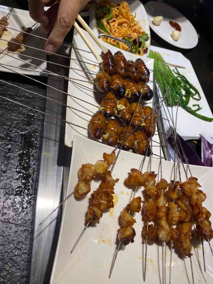 老万烧烤(典逸心洲店)-"「羊肉串」羊肉串肥瘦相间特别香 96「.