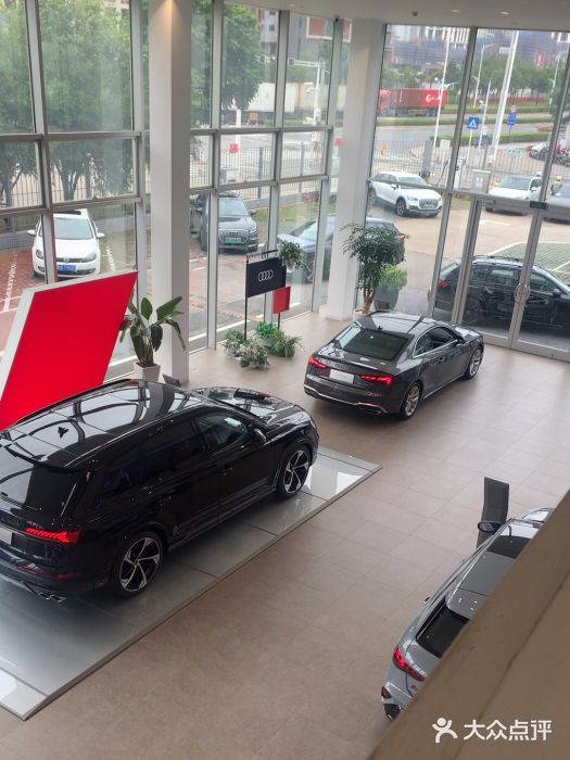 深圳锦龙奥迪4S店(前海店)图片