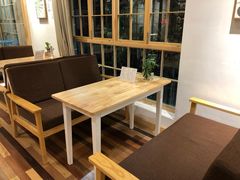 -猫的天空之城概念书店(束河店)
