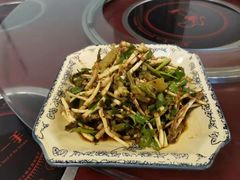 -茅台镇网红溶洞餐厅·茅帮菜馆