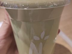 牛油果香蕉奶昔-Natural Moment天然果汁(天汇广场igc店)