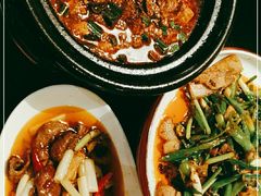 -万重锦·人文川菜馆(骡马市店)