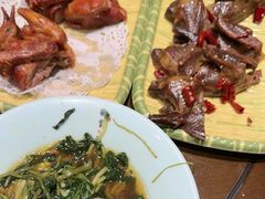 -东口码头·烧鸽子·鱼头泡饼·地方菜(金鹰悦城店)