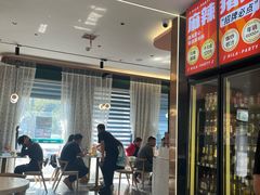 大堂-嗨辣小聚·盘锦河蟹·海鲜烧烤龙虾(盘锦十年好店)