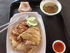 -东海岸人工湖美食村