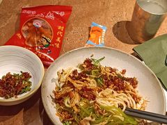 鸡丝凉米线-浩海火燒雲傣家菜(芮欧百货店)