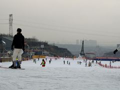 -采薇庄园四季滑雪场