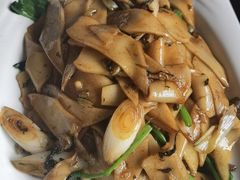 炒饵块-蔼若春.传承三十年云南菜(金碧公园店)