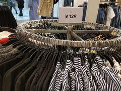 -H&M(鹏欣水游城店)