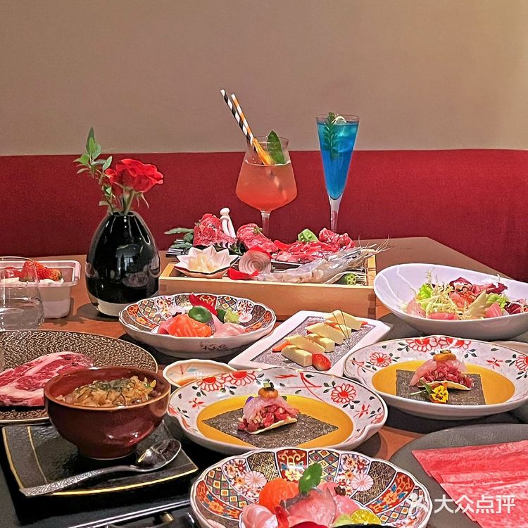 成都约会氛围感餐厅~西南首家新派烧肉酒廊