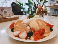 草莓舒芙蕾松饼-WOKKA by艮上(中海环宇荟店)