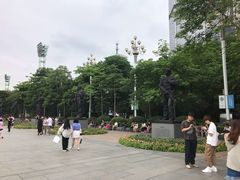 -英雄广场
