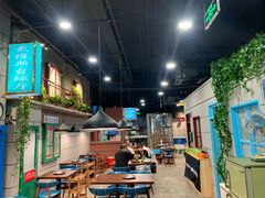 大堂-超越炭火牛蛙火锅鸡(河东店)
