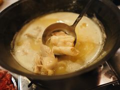 -鲜入围煮花胶鸡海鲜火锅