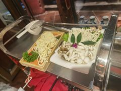 -大匠工房古船木艺术餐厅·猪肚鸡专门店(长白仙岛店)