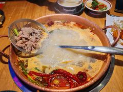 -洱火云南酸菜牛肉火锅(石景山当代商城店)