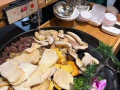 -一朵菌·野生菌探索家火锅(南亚店)