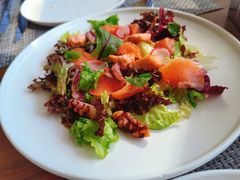 烟熏三文鱼沙拉-Terra Rossa(陆家嘴中心店)