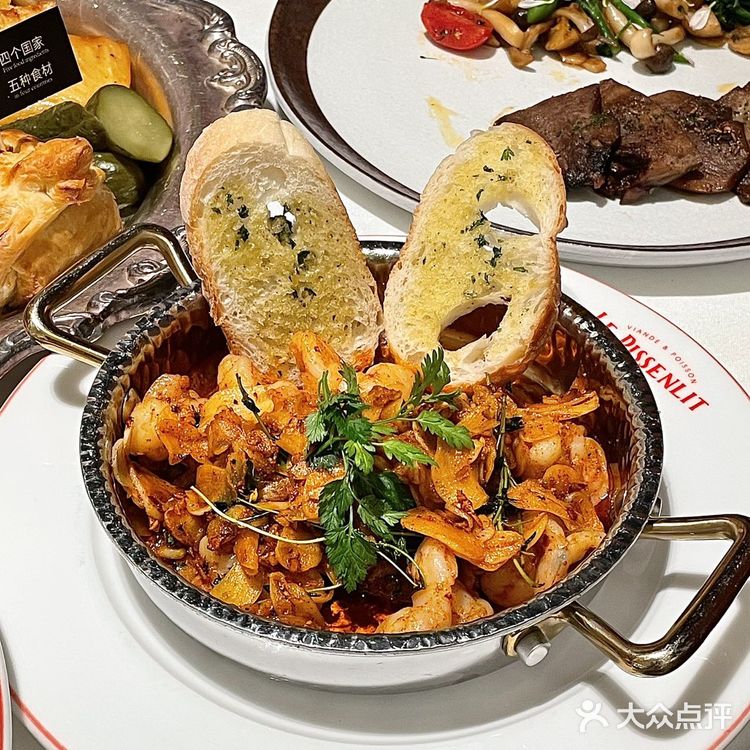 这家西餐厅的圣诞氛围浓度达到了1000%