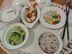 -童谣里医疗级月子中心(独栋湖景店)
