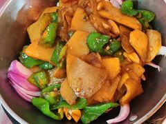 干锅土豆片-鱼乐岛餐厅·户外花园主题餐厅