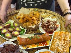 -爆炸头阿姨小四川正宗川味小吃(无任何分店)