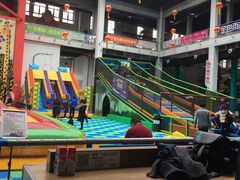 -蒙特利亲子乐园