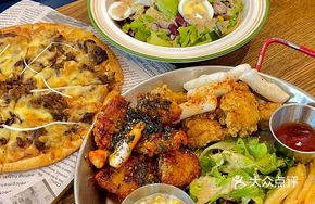 Fried Chicken and Rice Cake Platter