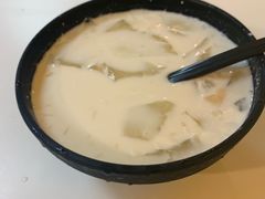 -志龙皇冠吃货椰子铺