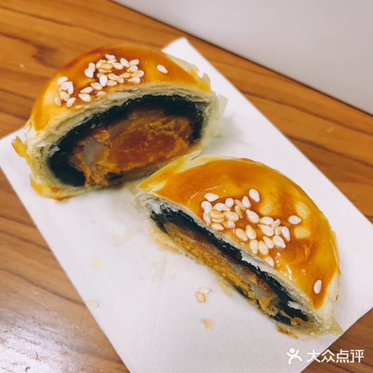 【馅中馅蛋黄酥】一盒四个,一个70克