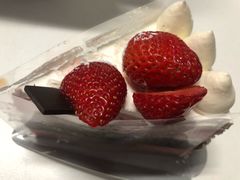 草莓千层切片-巴黎贝甜(五道口店)