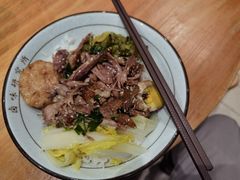 狮头牌鹅肉拼五花肉饭-狮头牌卤味研究所·卤味饭(花城汇南区店)
