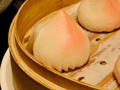 寿桃奶黄流沙包-杭州西子湖四季酒店·金沙厅